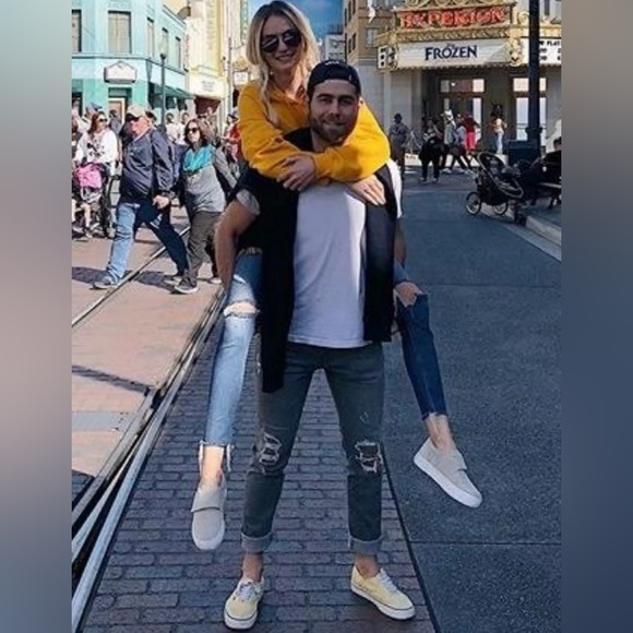 Vince Cage Suede Platform Sneakers. Sz 6. Beige. - Picture 14 of 14